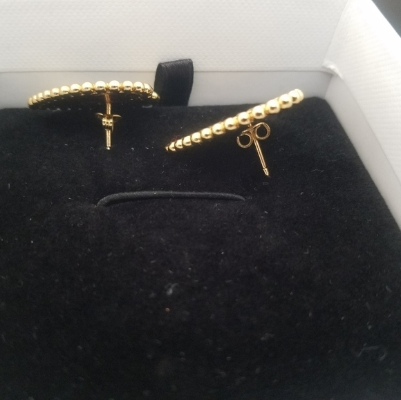 Black Heart shaped Earrings - Picture 5 of 7